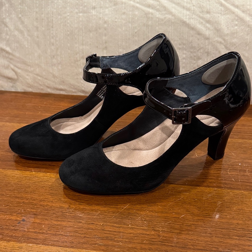 Giani Bernini Black Patent Leather/Suede Heels